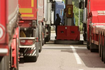guvernul propune prelungirea ajutorului pentru transportatori pentru motorina cumparata pana la finalul lui 2026 cat primesc pe litru 69b2eeb80a653
