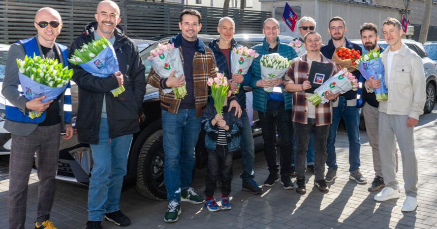 la inceput de martie caravana digi fm a raspandit zambete si culoare in centrul capitalei 69aef36372ba8