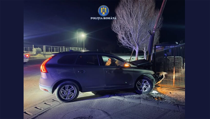 limanu un sofer beat a ignorat semnalele politistilor si a calcat acceleratia cursa lui s a terminat intr un gard 69b689b3ae3b0