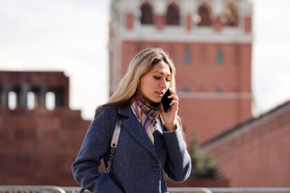 locuitorii din moscova apeleaza la pagere si harti tiparite pe fondul aplicarii de catre rusia a listei albe pentru internet 69b57213e9174