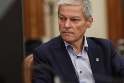 nicusor dan a anuntat ca il propune pe dacian ciolos pentru o functie importanta la nivel international 69c178625d515
