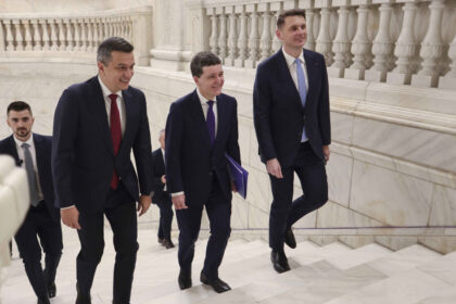 nicusor dan a cerut sa vorbeasca cu sorin grindeanu seful statului cu ochii pe coalitie discutii separate si cu bolojan surse 69cb95750a0f7