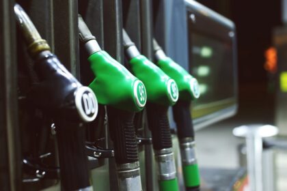 o noua scumpire a carburantilor preturile au sarit si pragul de 11 lei pe litru 69cb81f4ace7a