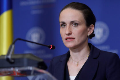 oana toiu chemata la comisia pentru politica externa a camerei deputatilor pentru a da explicatii despre repatrierea romanilor 69af28d6b3cd2