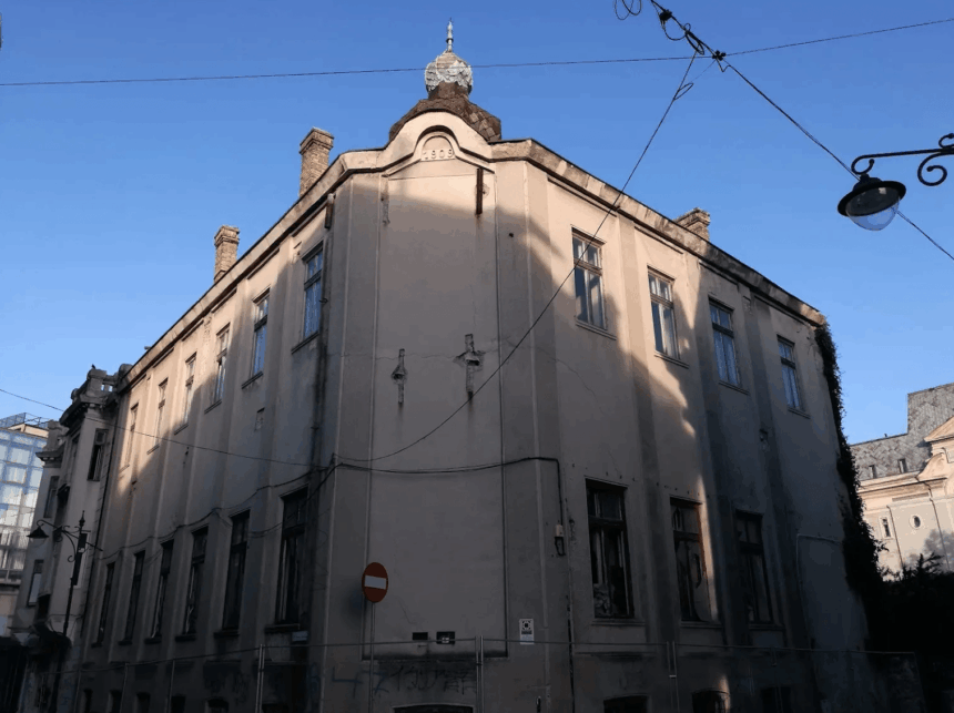 pas cu pas andrei muntmark devine proprietarul celor mai interesante cladiri monument istoric din zona peninsulara 69c9c0893f9f9