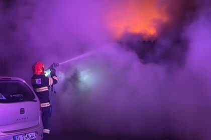 pericol public un individ din mangalia s a imbatat si si a dat foc la casa amenintand vecinii sa ardeti toti 69b3edb15d097