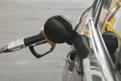 polonia plafoneaza pretul combustibililor in contextul bulversarilor de pe piata mondiala de petrol 69ca9001bc769