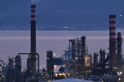 pretul petrolului a trecut de 90 de dolari pe baril cel mai ridicat nivel din ultimii doi ani ingrijorari in piata 69ab21ec149d9