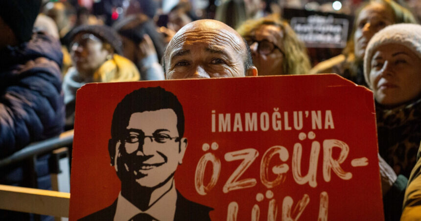 primarul istanbulului principalul adversar politic al lui erdogan judecat intr un dosar de coruptie alaturi de alte 400 de persoane 69ae9b6d966a1