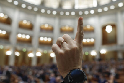 proiect parlamentari din aur sos si pot vor sa anuleze legile care interzic organizatiile fasciste si cultul criminalilor de razboi 69ca7bfedd96e