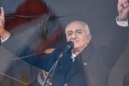 reza pahlavi pregateste un sistem de tranzitie pentru iran si spune ca e pregatit sa conduca imediat ce republica islamica va cadea 69b56e95d9592