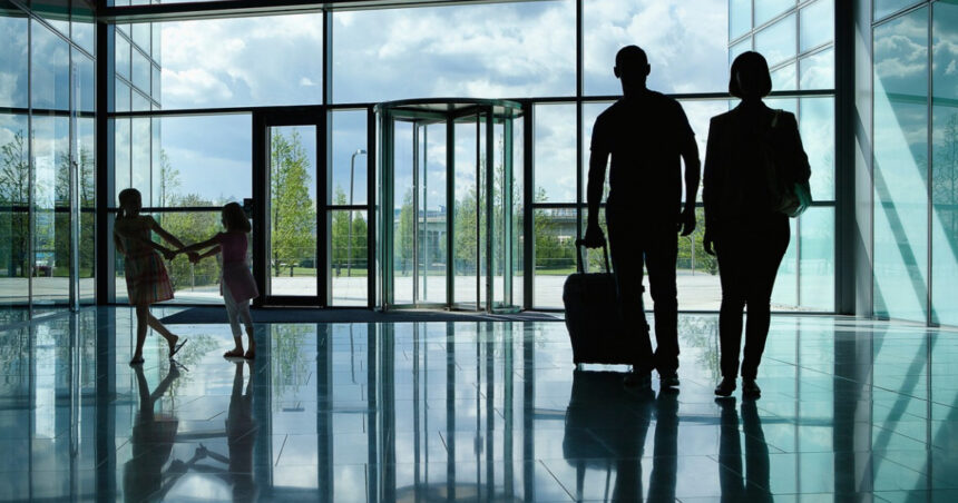 romanii isi vand vacantele planificate in orientul mijlociu sau isi cer banii inapoi ni s au oferit trei variante 69ba5b5b7d9a7