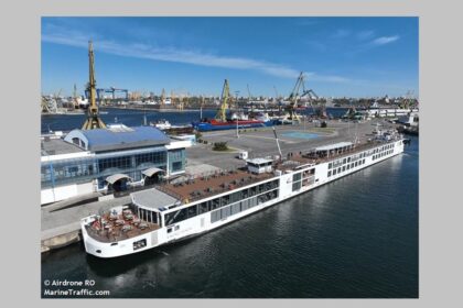 s a deschis sezonul croazierelor in portul constanta peste 170 de turisti din sua canada australia si alte tari au ajuns pe faleza cazinoului 69c7d073b67c4