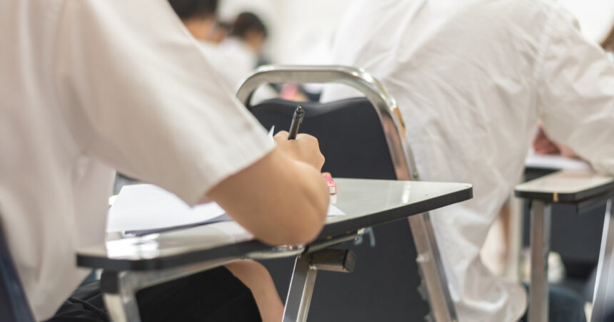 simulare bacalaureat 2026 elevii au primit subiectele la proba la alegere a profilului cum sunt structurate cerintele 69c39038d2156