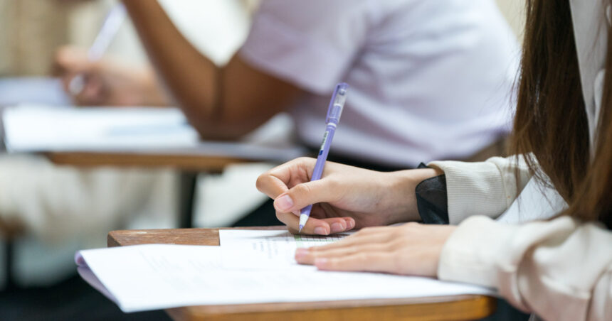 simulare evaluarea nationala 2026 subiectele oficiale si baremul de corectare la matematica publicate de ministerul educatiei 69b9552557228