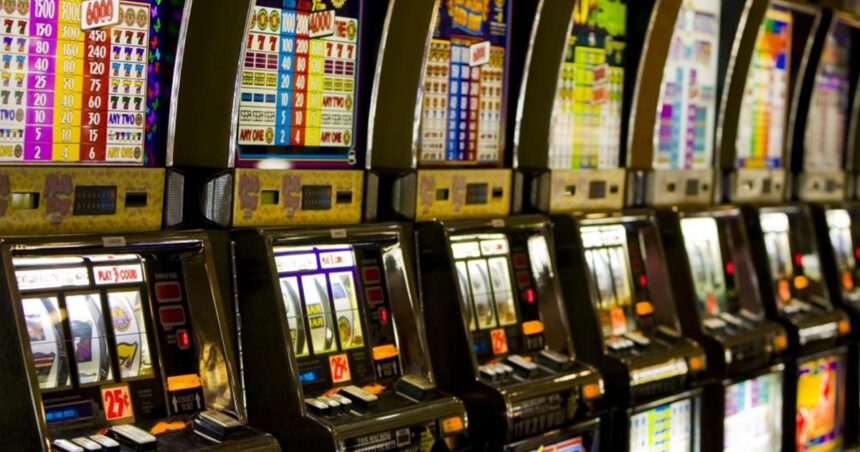 slatina interzice jocurile de noroc cu exceptia loteriei romane aproximativ 90 de sali si agentii vor fi inchise in urmatorul an 69b440355f9ed