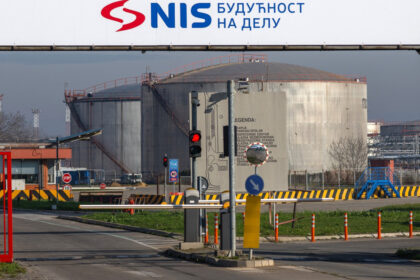 sua si au dat acceptul ca grupul ungar mol sa cumpere rafinaria nis singura din serbia detinuta de rusii de la gazprom 69c39d2ccaa82