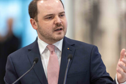 sunt pacient cronic si de cate ori ma duc la spital simt ca deranjez reactia ministrului sanatatii la nemultumirea unui bolnav 69ba836ca1d06