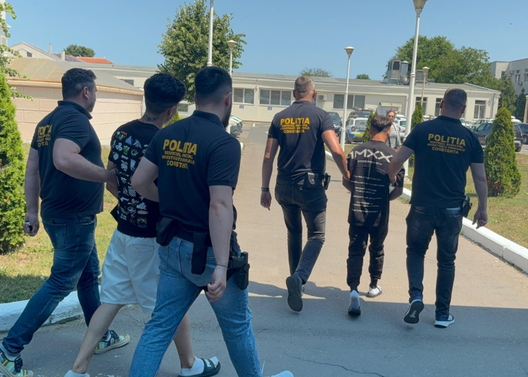 surse judiciare indivizii care au spart de doua ori magazinul emag au tabarat pe o femeie de 94 de ani tot in aceeasi zona declaratia inculpatilor 69c5d685e349d