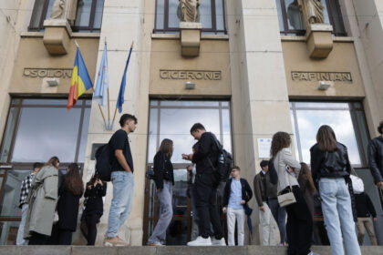 tinerii iesiti din sistemul de protectie sociala care studiaza sau lucreaza vor primi indemnizatie lunara pana la 26 de ani 69b1687a8e69c