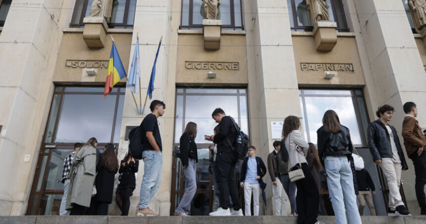 tinerii iesiti din sistemul de protectie sociala care studiaza sau lucreaza vor primi indemnizatie lunara pana la 26 de ani 69b1687a8e69c