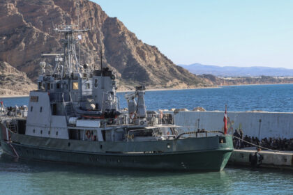 tragedie in mediterana 22 de migranti morti dupa sase zile in deriva supravietuitorii spun ca victimele au fost aruncate peste bord 69c8033c44bbd