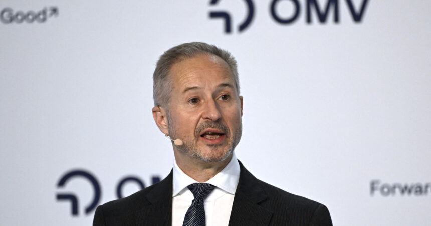 trebuie sa conducem mai putin seful omv avertizeaza asupra unei posibile crize de combustibil 69b7c43e5cc4d