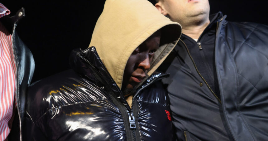 un jucator de la rapid a fost retinut 24 de ore acuzat ca a lovit o femeie cu masina si a fugit de la locul accidentului 69a75798939ac