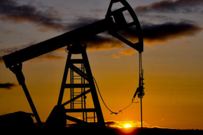 una din tarile cu cele mai mari rezerve de petrol din lume reduce productia de petrol din cauza razboiului din iran 69ad7302d9ef7