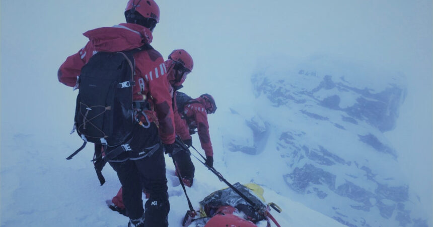 val de interventii pe munte aproape 40 de persoane au fost salvati de salvamontisti in ultimele 24 de ore 69abe6b450dd1
