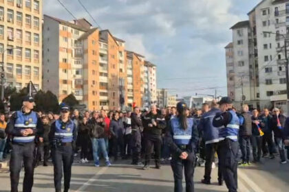 video a doua zi de proteste in gorj sute de mineri in strada dupa concedierile anuntate trafic blocat la targu jiu 69b96da397b85