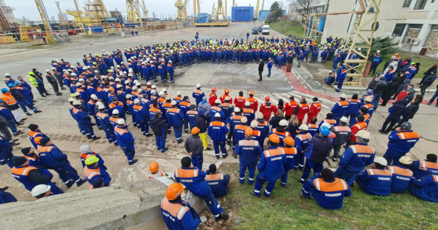 video angajatii santierului naval mangalia protesteaza din nou oamenii solicita aprobarea planului de reorganizare 69c28bfb29a8e