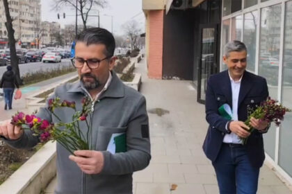 video decebal fagadau si lucian lungoci cu bratele pline de flori pentru ziariste sunt proaspat culese 69b29548dda50