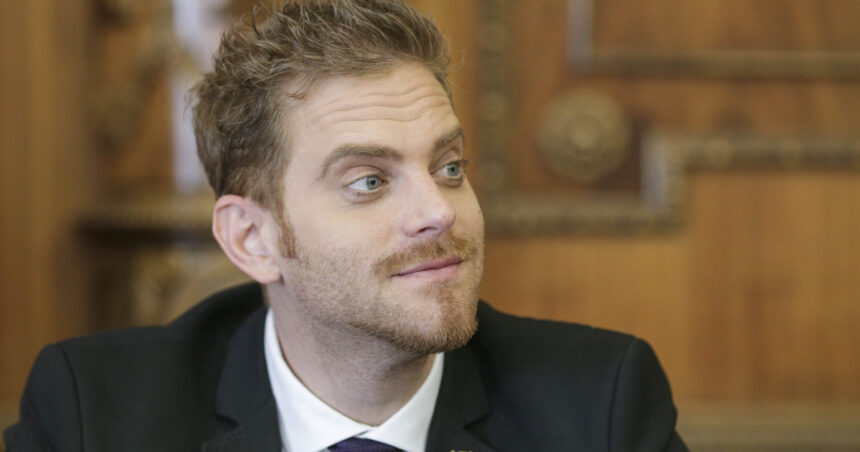 video ilan laufer si gemenii sai de 5 ani au fost loviti de o masina cand traversau strada pe trotineta in bucuresti 69b931c551476