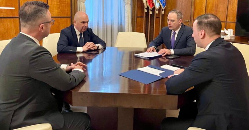 video ilie bolojan discutii cu alexandru nazare si bogdan ivan pentru reducerea preturilor la carburanti refuz sa vand solutii populiste 69bd7748bef74