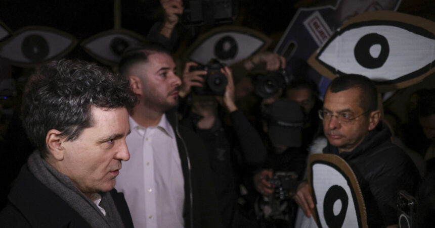 video nicusor dan despre problemele in justitie e ca o boala lunga sunt mecanisme de putere oameni care si au facut relatii unii cu altii 69ab337b5fa91