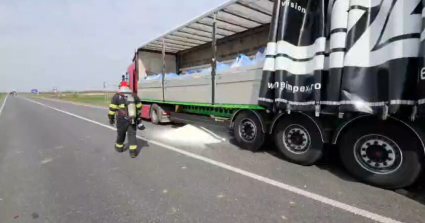 video pericol de explozie pe dn6 in timis tir incarcat cu azotat de amoniu implicat intr un accident evacuare de urgenta si trafic blocat 69c5168123b94