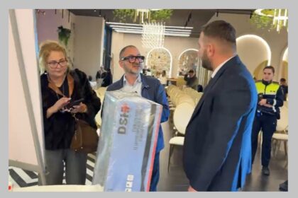 video politia si protectia consumatorilor constanta chemate la o prezentare de oale de 12 000 de lei catre pensionari ce spune horia constantinescu 69b43e92766e0