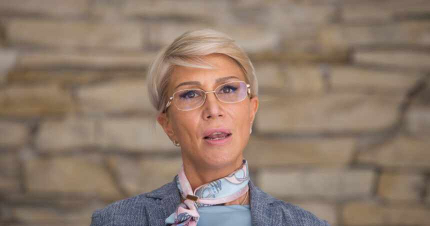 video raluca turcan ii cere lui adrian caciu sa i prezinte scuze urgent liberalei gabriela horga si face comparatii cu violenta domestica 69b9711b1dfdd