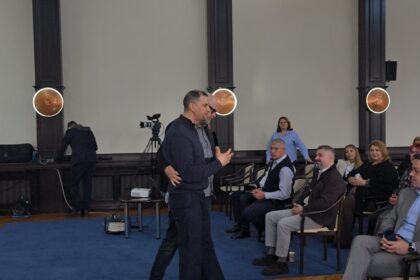 video scandal inainte de sedinta cjc provocat de un cetatean din valu lui traian 69ca25f9c3310