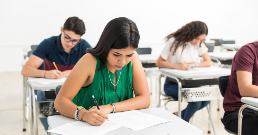 video simularile evaluarii nationale si bacalaureatului in pericol 73 000 de profesori refuza sa participe reactia ministrului educatiei 69b013a698f19