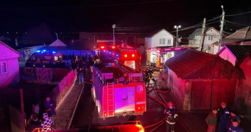 videofoto incendiu puternic in turda 20 de locuinte au fost mistuite de flacari iar doi raniti au ajuns la spital 69c784a998d5a