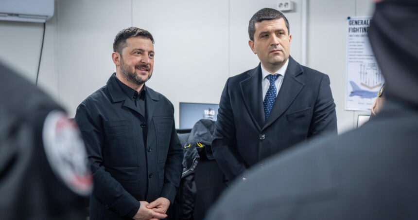 zelenski si ministrul apararii radu miruta vizita la baza 86 aeriana de la borcea discutii despre pregatirea pilotilor ucraineni 69b323747106e