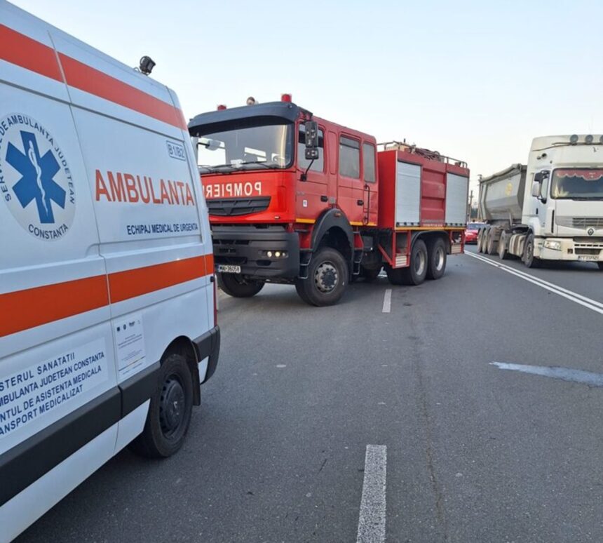 accident grav la iesire din lumina spre tulcea in vinerea mare sunt 3 masini implicate 69d8f758e0ab6