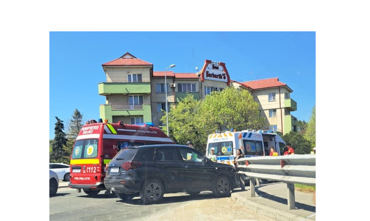 accident rutier la iesire din ovidiu intervin echipaje de salvare 69ec9e3a854a5