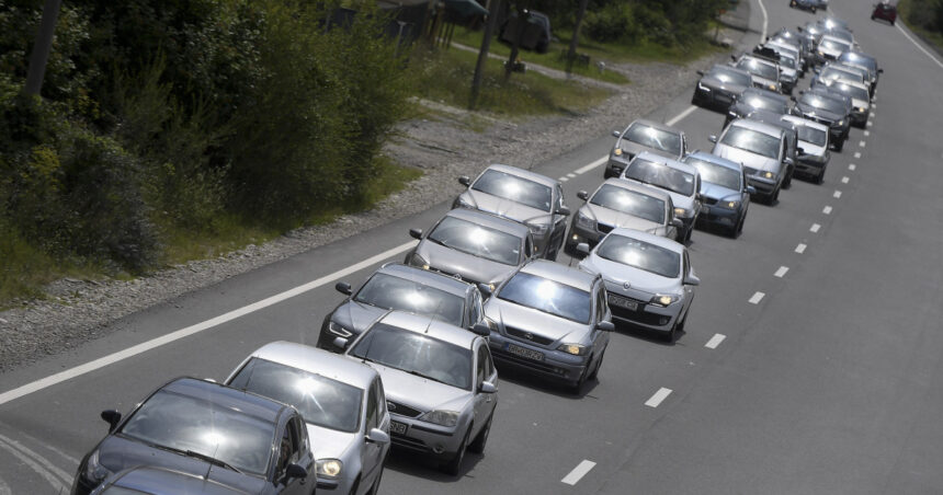 aglomeratie pe valea prahovei dupa minivacanta de paste se circula bara la bara intre statiuni politia recomanda rute alternative 69dcd4e64b7b2