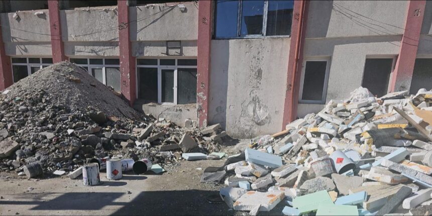 amenda de 40 000 de lei pentru firma care modernizeaza un liceu din constanta iata ce au constatat comisarii de la mediu 69ccd00096150