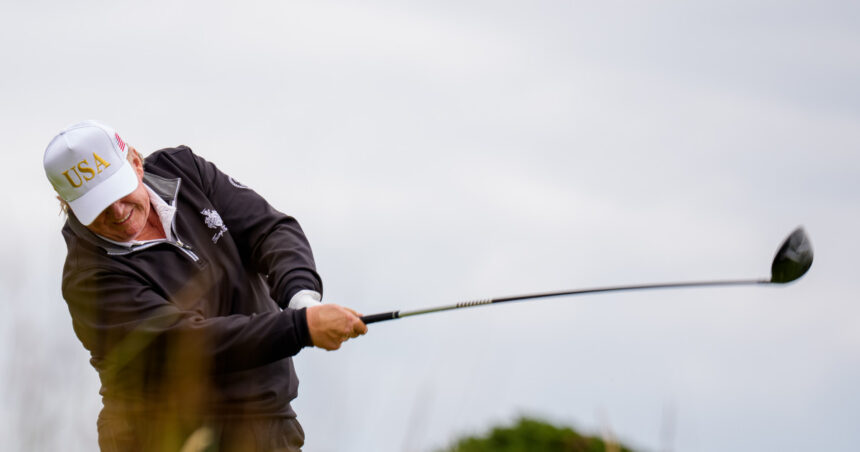 analiza daca ramanea pe terenul de golf acum ne ar fi fost mai bine un an de cand trump a zguduit economia lumii cu taxele sale vamale 69d24a10c7cc1