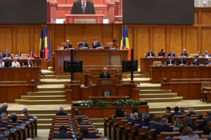 analiza romania intre stabilizare fiscala si instabilitate politica paradoxul care alimenteaza aur coalitia in fata crizei autoinduse tvp 69e876add17ce