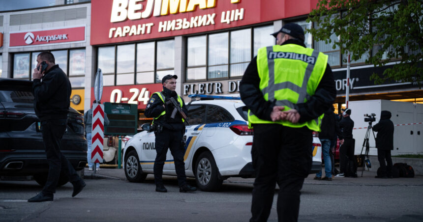 atacul sangeros intr un supermarket din kiev anchetat de autoritati ca act terorist sase morti si mai multi raniti 69e4821a8f5bb